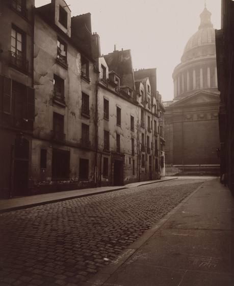 Eugène Atget, Coin de la rue Valette et Panthéon, 1925